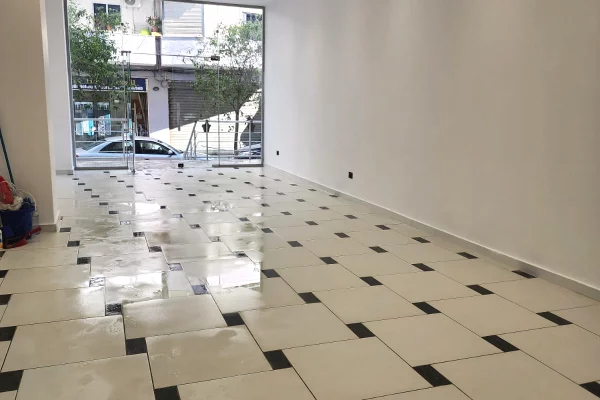 SHITET AMBIENT BIZNESI NE PLAZHIN ILIRIA, DURRES 