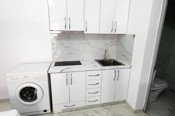 Shtepi ne shitje Apartament ne Durres, Garsoniere, Mobilimi E mobiluar, Pagesa 60,000  Euro.
