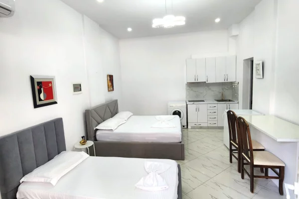 Shtepi ne shitje Apartament ne Durres, Garsoniere, Mobilimi E mobiluar, Pagesa 60,000  Euro.