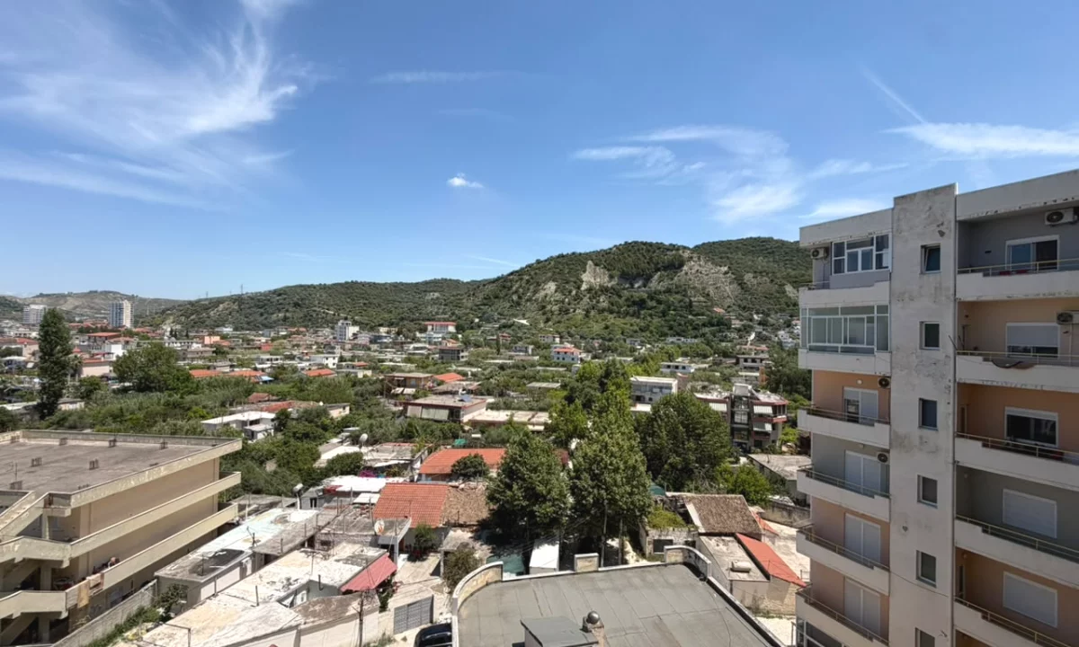 Shtepi ne shitje Apartament ne Vlore, Garsoniere, Mobilimi Pjeserisht e mobiluar, Pagesa 9,500,000  Leke.