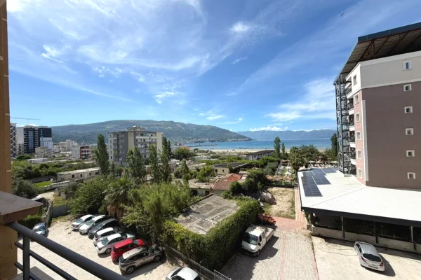 Shtepi ne shitje Apartament ne Vlore, 2+1, Mobilimi Bosh, pa mobiluar, Pagesa 220,000  Euro.