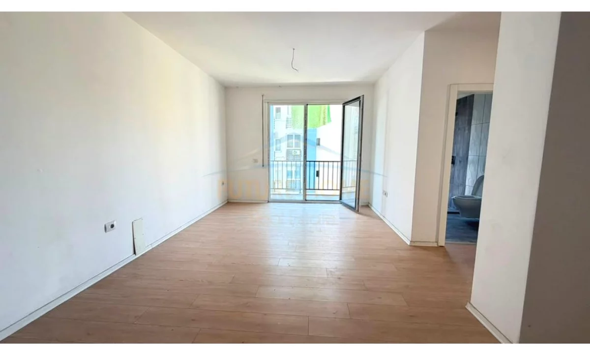 Shtepi ne shitje Apartament ne Tirane, 2+1, Mobilimi Bosh, pa mobiluar, Pagesa 183,000  Euro.