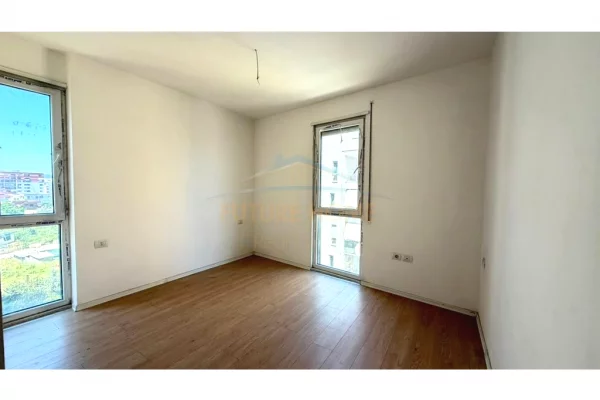 Shtepi ne shitje Apartament ne Tirane, 2+1, Mobilimi Bosh, pa mobiluar, Pagesa 183,000  Euro.
