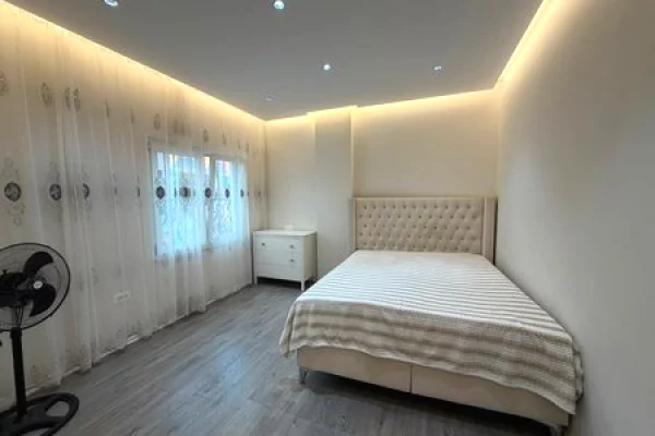 Shtepi me qera Apartament ne Tirane, 2+1, Mobilimi E mobiluar, Pagesa 850  Euro.