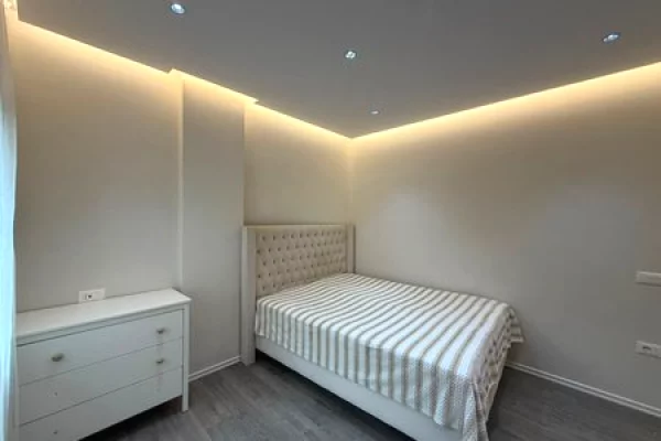 Shtepi me qera Apartament ne Tirane, 2+1, Mobilimi E mobiluar, Pagesa 850  Euro.