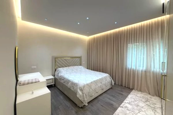 Shtepi me qera Apartament ne Tirane, 2+1, Mobilimi E mobiluar, Pagesa 850  Euro.