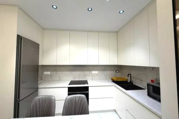 Shtepi me qera Apartament ne Tirane, 2+1, Mobilimi E mobiluar, Pagesa 850  Euro.