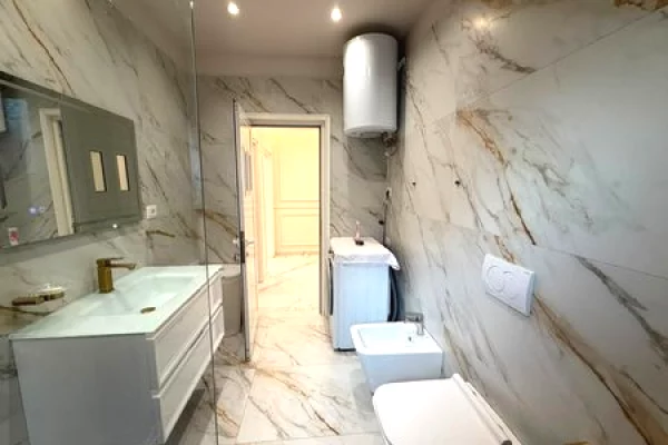 Shtepi me qera Apartament ne Tirane, 2+1, Mobilimi E mobiluar, Pagesa 850  Euro.
