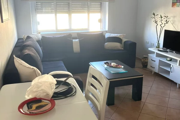 Shtepi me qera 1+1 ne Tirane - 18,300 Leke