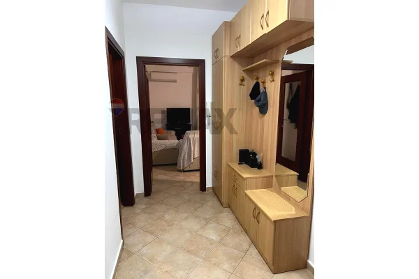 Shtepi me qera Apartament ne Tirane, 1+1, Mobilimi E mobiluar, Pagesa 550  Euro.