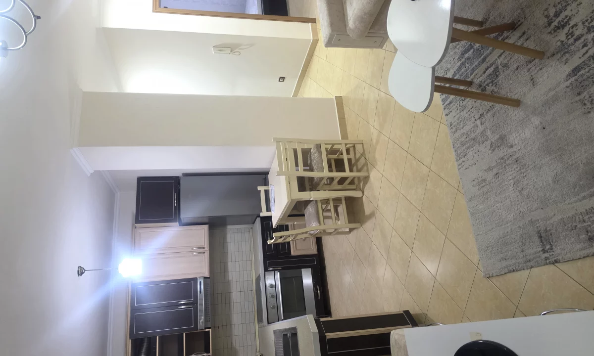 Shtepi me qera Apartament ne Tirane, 2+1, Mobilimi E mobiluar, Pagesa 40,000  Leke.