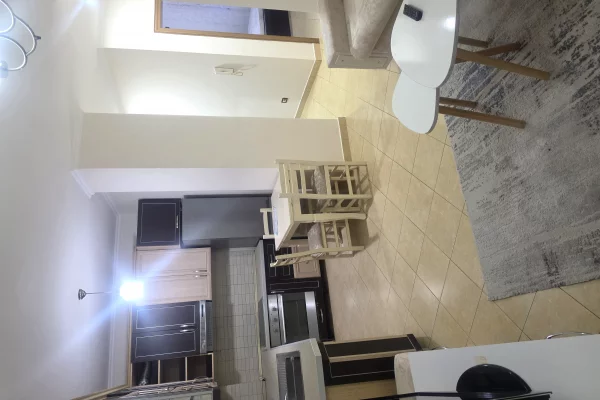 Shtepi me qera 2+1 ne Tirane - 40,000 Leke