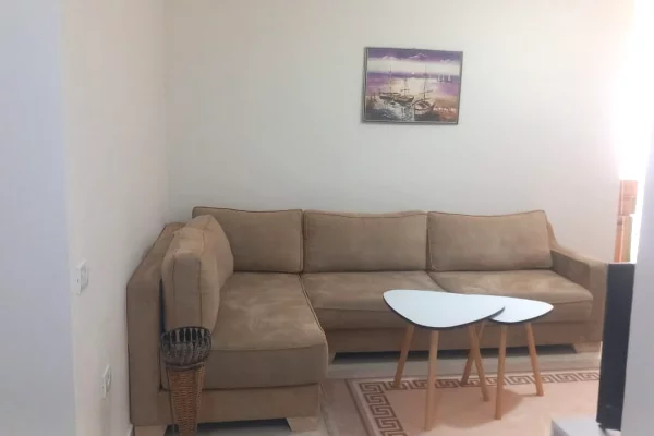 Shtepi me qera Apartament ne Tirane, 1+1, Mobilimi E mobiluar, Pagesa 35,000  Leke.
