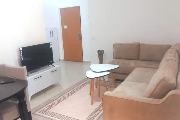 Shtepi me qera Apartament ne Tirane, 1+1, Mobilimi E mobiluar, Pagesa 35,000  Leke.