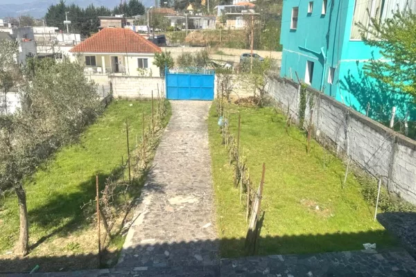 Shtepi ne shitje Shtepi Private ne Tirane, 3+1, Mobilimi Bosh, pa mobiluar, Pagesa 16,000,000  Leke.