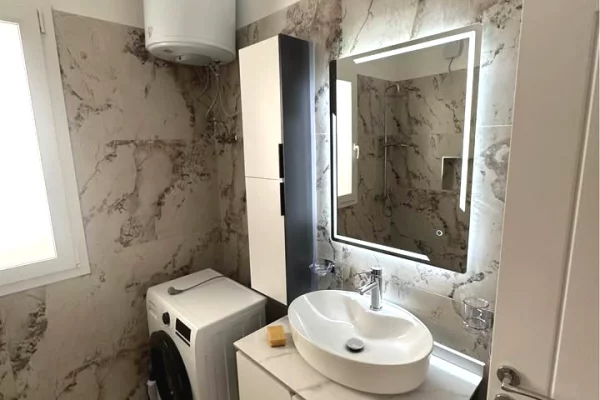 Shtepi me qera Shtepi Private ne Tirane, 1+1, Mobilimi E mobiluar, Pagesa 35,000  Leke.