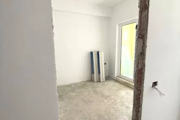 Shtepi me qera Apartament ne Tirane, 1+1, Mobilimi Bosh, pa mobiluar, Pagesa 35,000  Leke.