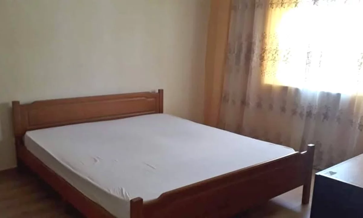 Shtepi ne shitje Apartament ne Tirane, 2+1, Mobilimi E mobiluar, Pagesa 9,900,000  Leke.