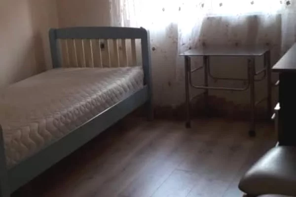 Shtepi ne shitje Apartament ne Tirane, 2+1, Mobilimi E mobiluar, Pagesa 9,900,000  Leke.