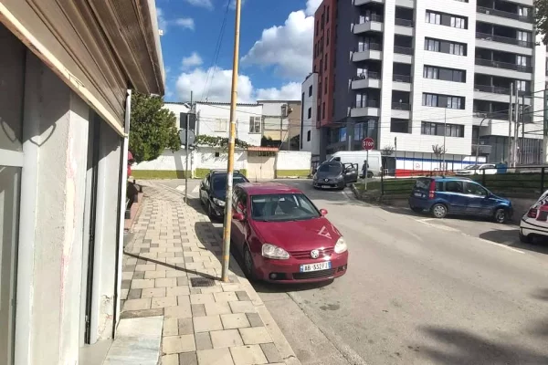 SHITET AMBIENT BIZNESI, LOKAL, TIRANE  310 000Euro / sip 140 m2 - Shitet nga pronari