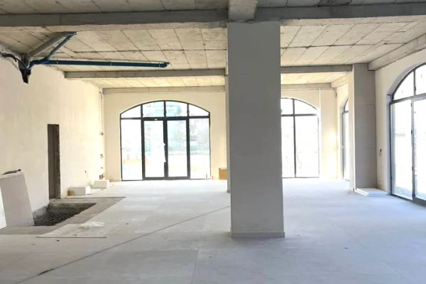 Ambient biznesi me qera 1+1 ne Tirane - 2,500 Euro