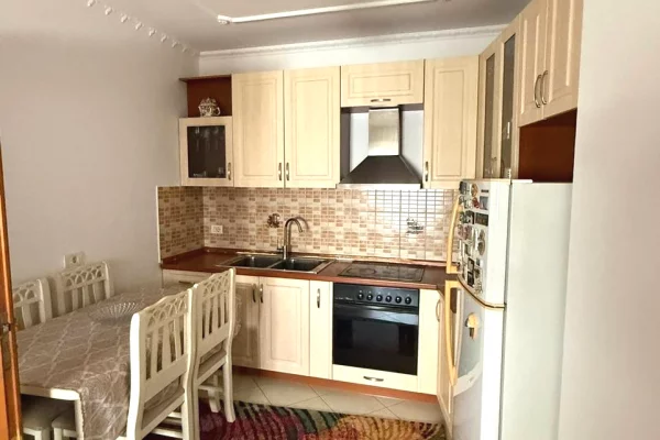 Shtepi me qera Apartament ne Tirane, 2+1, Mobilimi E mobiluar, Pagesa 45,000  Leke.