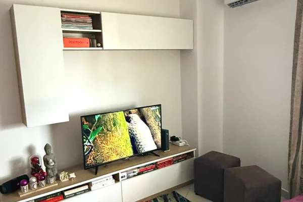 Shtepi me qera Apartament ne Tirane, 2+1, Mobilimi E mobiluar, Pagesa 45,000  Leke.