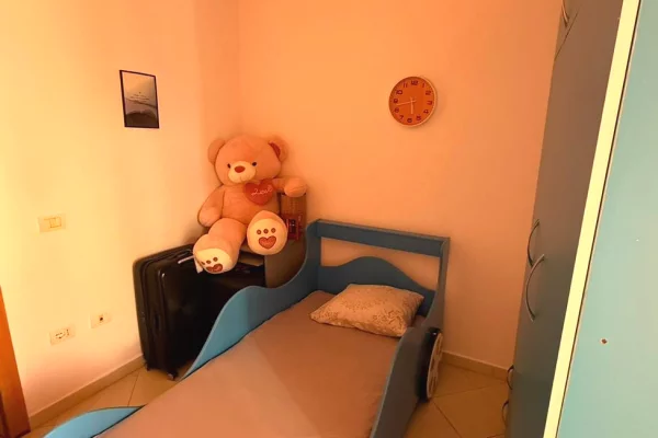 Shtepi me qera Apartament ne Tirane, 2+1, Mobilimi E mobiluar, Pagesa 45,000  Leke.