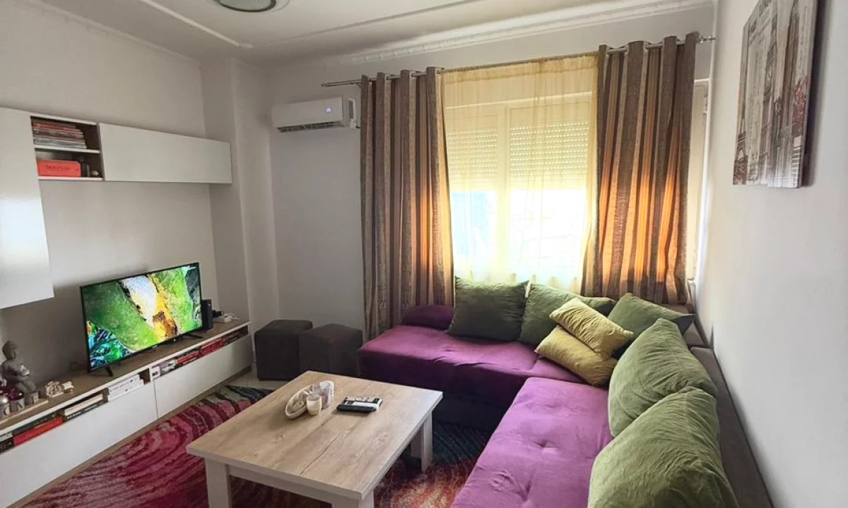 Shtepi me qera Apartament ne Tirane, 2+1, Mobilimi E mobiluar, Pagesa 45,000  Leke.