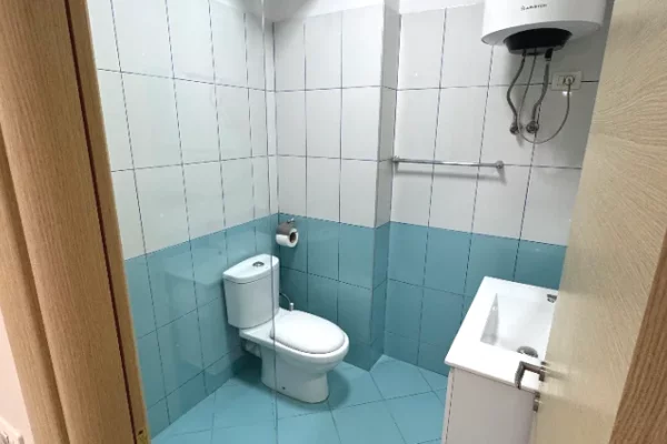 Shtepi me qera Apartament ne Tirane, 1+1, Mobilimi E mobiluar, Pagesa 50,000  Leke.
