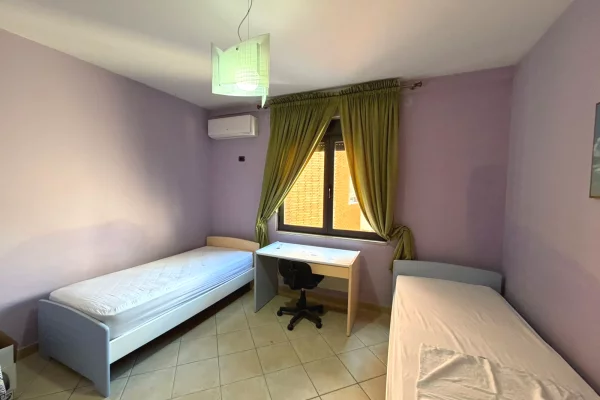 Shtepi me qera Apartament ne Tirane, 2+1, Mobilimi E mobiluar, Pagesa 100,000  Leke.