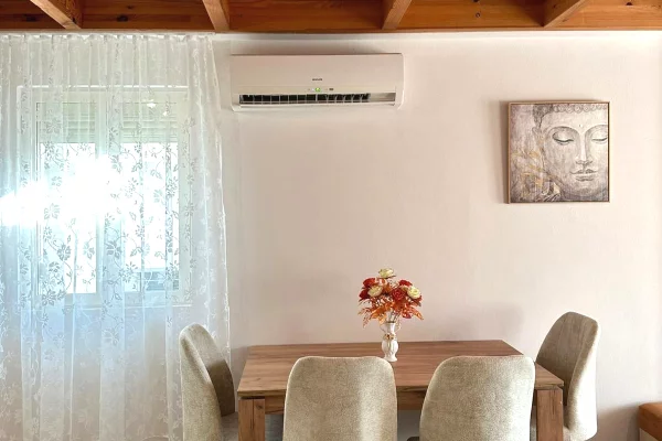 Shtepi me qera Duplex(shtepi me 2 kate) ne Tirane, 2+1, Mobilimi E mobiluar, Pagesa 50,000  Leke.