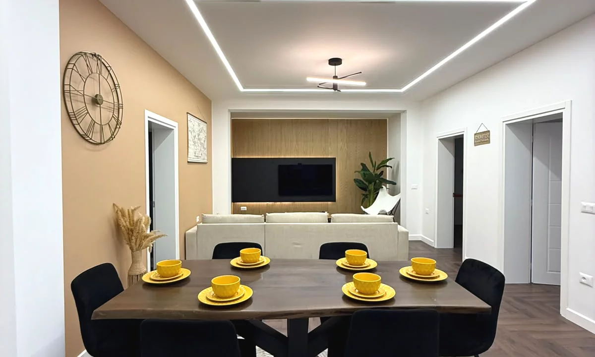 Shtepi me qera Apartament ne Tirane, 2+1, Mobilimi E mobiluar, Pagesa 1,500  Euro.