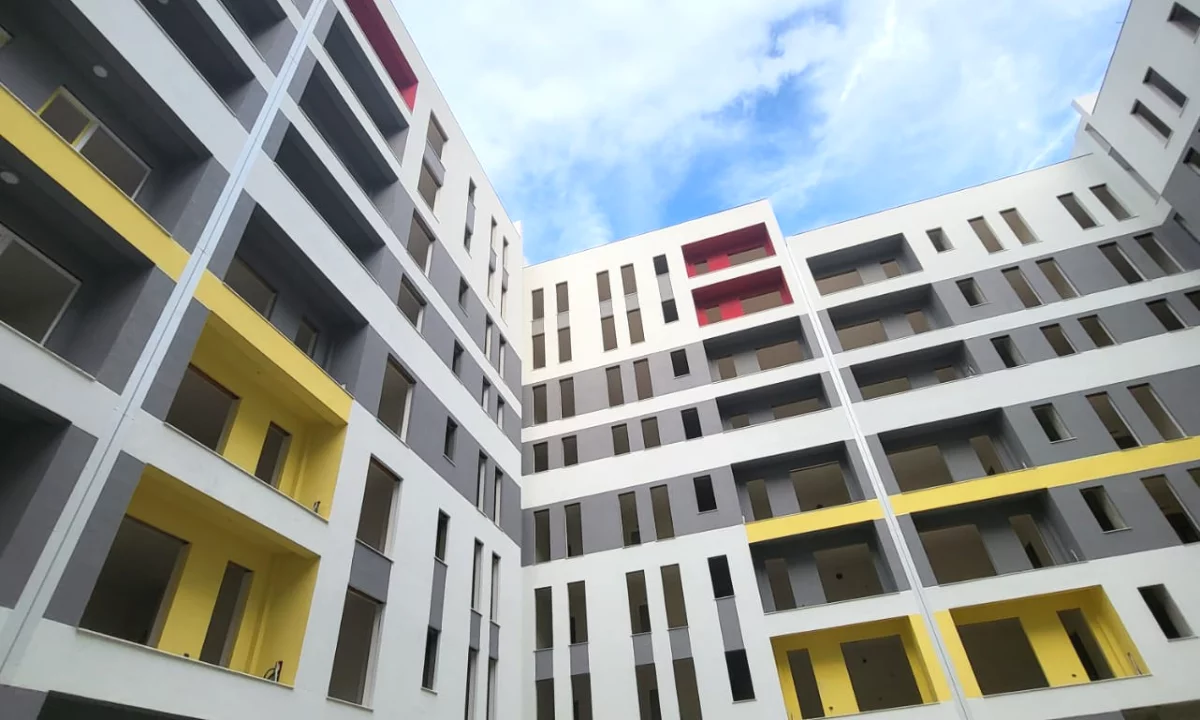 Shtepi ne shitje Apartament ne Tirane, 2+1, Mobilimi E mobiluar, Pagesa 140,000  Euro.