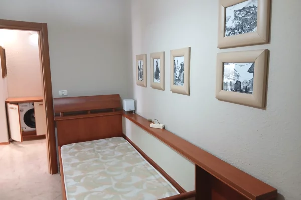 Shtepi me qera Apartament ne Tirane, 1+1, Mobilimi E mobiluar, Pagesa 85,000  Leke.