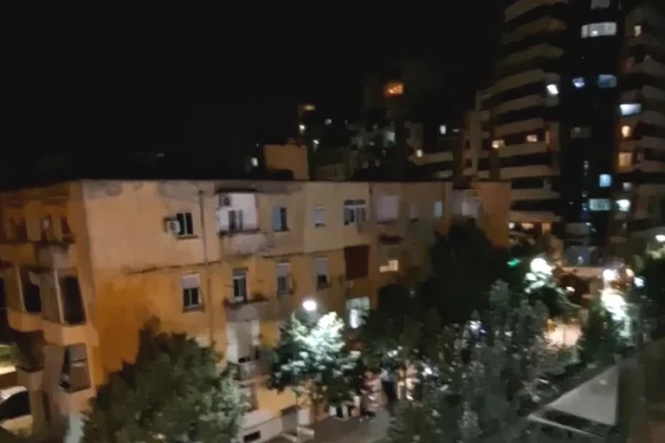Shtepi me qera Apartament ne Tirane, 1+1, Mobilimi E mobiluar, Pagesa 700  Euro.