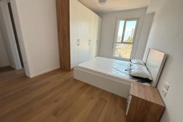Shtepi me qera Apartament ne Tirane, 2+1, Mobilimi E mobiluar, Pagesa 80,000  Leke.
