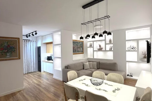 Shtepi me qera Apartament ne Tirane, 2+1, Mobilimi E mobiluar, Pagesa 60,000  Leke.