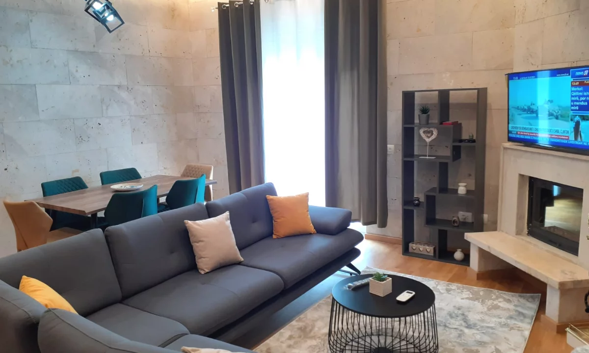 Shtepi me qera Apartament ne Tirane, 2+1, Mobilimi E mobiluar, Pagesa 1,100  Euro.