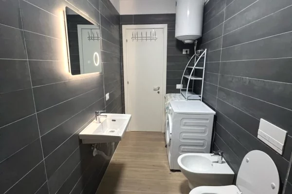Shtepi ne shitje Apartament ne Tirane, 1+1, Mobilimi E mobiluar, Pagesa 120,000  Euro.