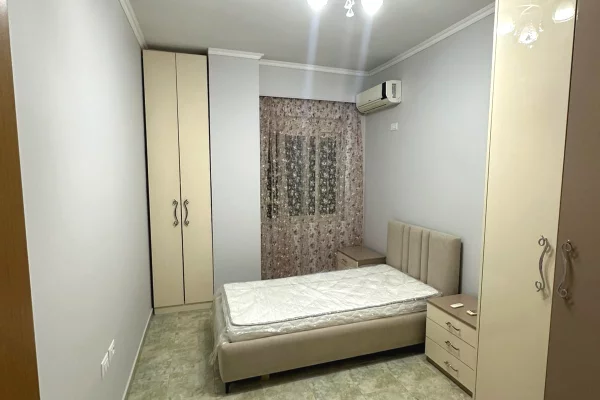 Shtepi me qera Apartament ne Tirane, 3+1, Mobilimi E mobiluar, Pagesa 55,000  Leke.