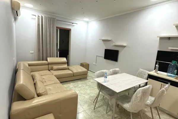 Shtepi me qera Apartament ne Tirane, 3+1, Mobilimi E mobiluar, Pagesa 55,000  Leke.