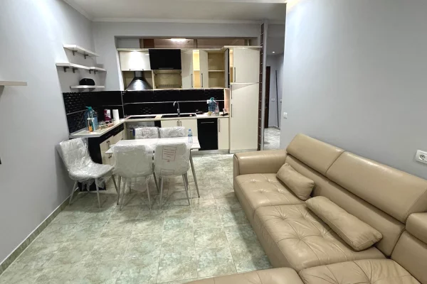 Shtepi me qera 3+1 ne Tirane - 55,000 Leke