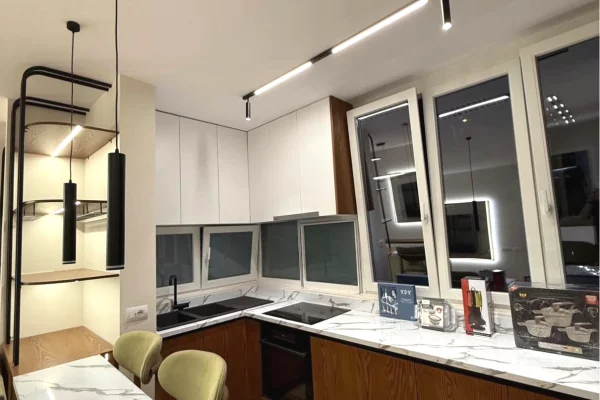 Shtepi me qera Apartament ne Tirane, 2+1, Mobilimi E mobiluar, Pagesa 85,000  Leke.