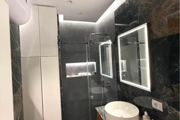 Shtepi me qera Apartament ne Tirane, 2+1, Mobilimi E mobiluar, Pagesa 85,000  Leke.
