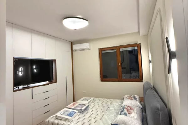 Shtepi me qera Apartament ne Tirane, 2+1, Mobilimi E mobiluar, Pagesa 85,000  Leke.