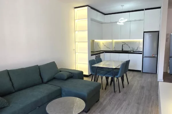 Shtepi me qera Apartament ne Tirane, 2+1, Mobilimi E mobiluar, Pagesa 700  Euro.