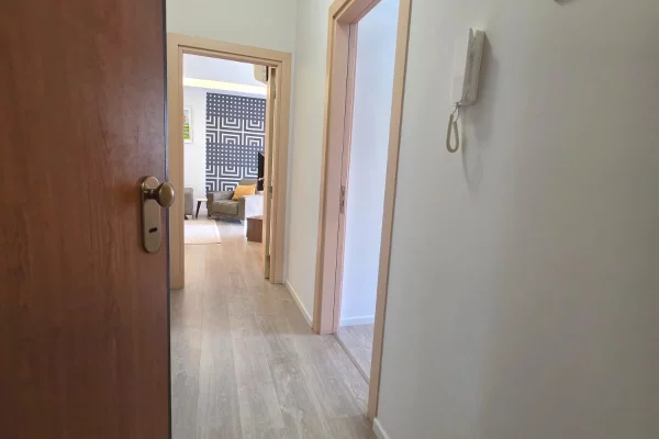 Shtepi me qera Apartament ne Tirane, 2+1, Mobilimi E mobiluar, Pagesa 95,000  Leke.