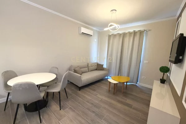 Shtepi me qera Apartament ne Durres, 1+1, Mobilimi E mobiluar, Pagesa 350  Euro.
