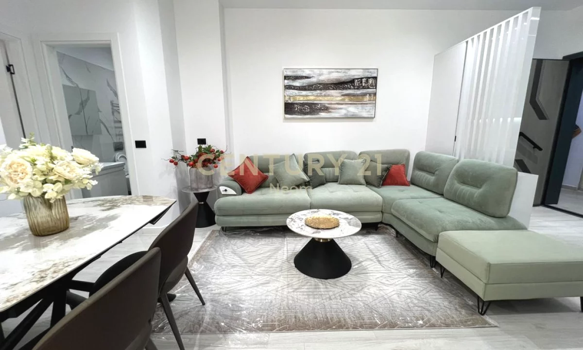 Shtepi ne shitje Apartament ne Vlore, 2+1, Mobilimi E mobiluar, Pagesa 210,000  Euro.